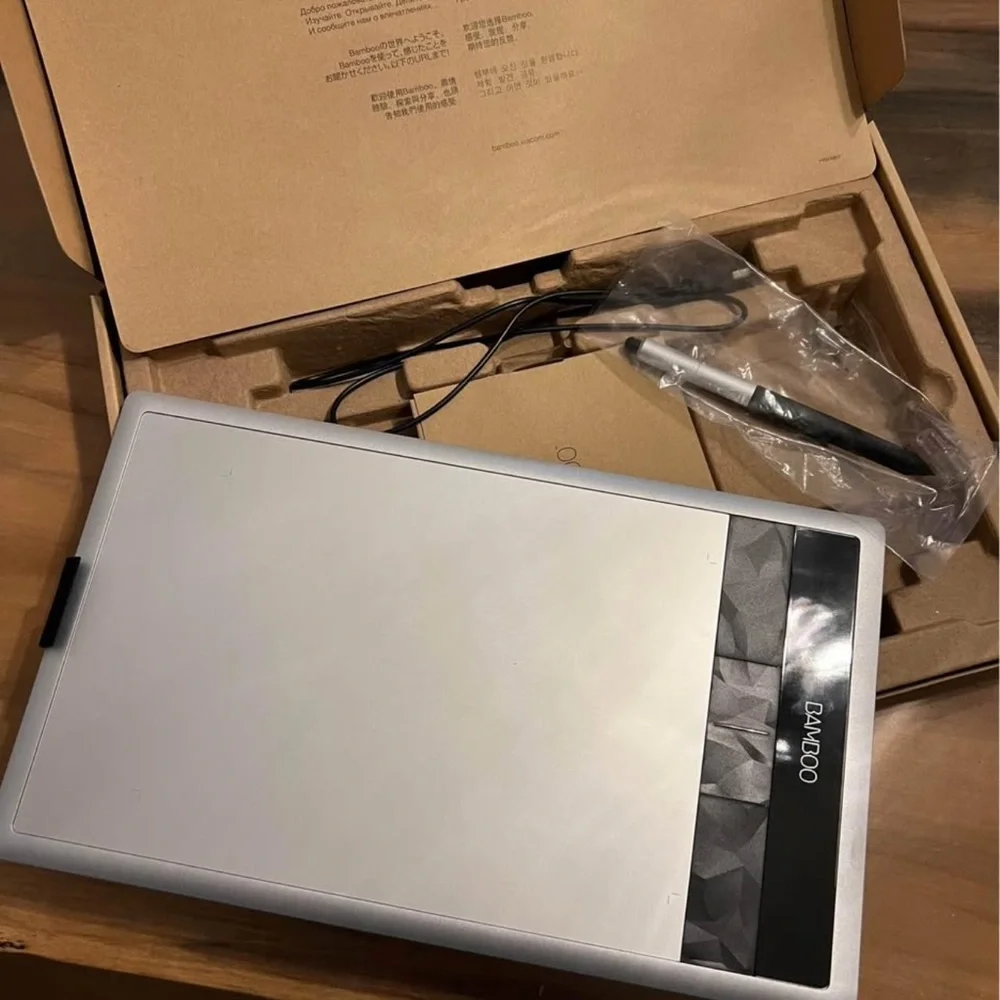 Wacom Bamboo Create Pen & Touch Tablet - Silver and Black